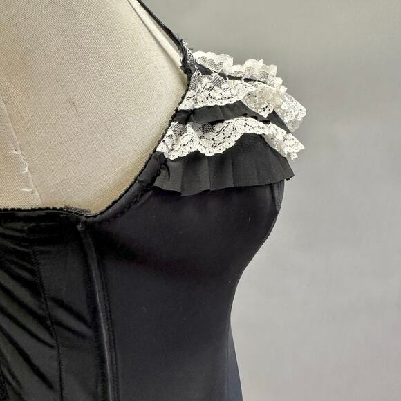 Cacique Black and Gold Lace Bustier Corset Bra Top Size 38C Velvet Trim Goth - Picture 8 of 16